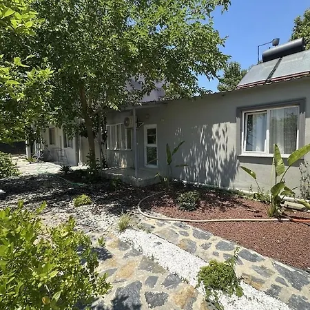 House With Garden And Barbecue Nature And Peaceful Life Hébergement de vacances *